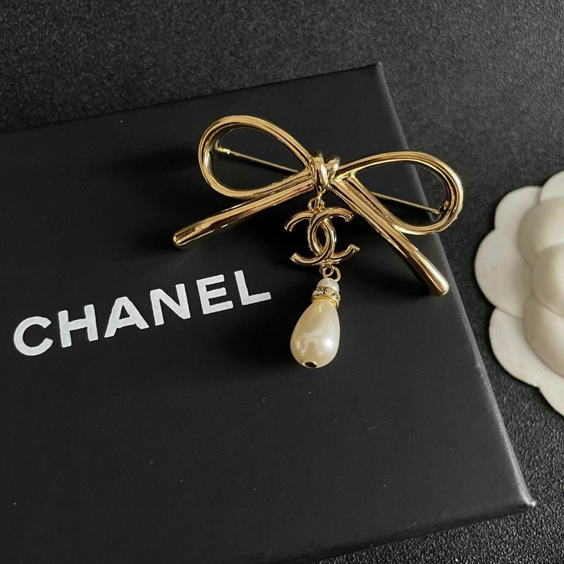 Chanel Brooch 12yxx213