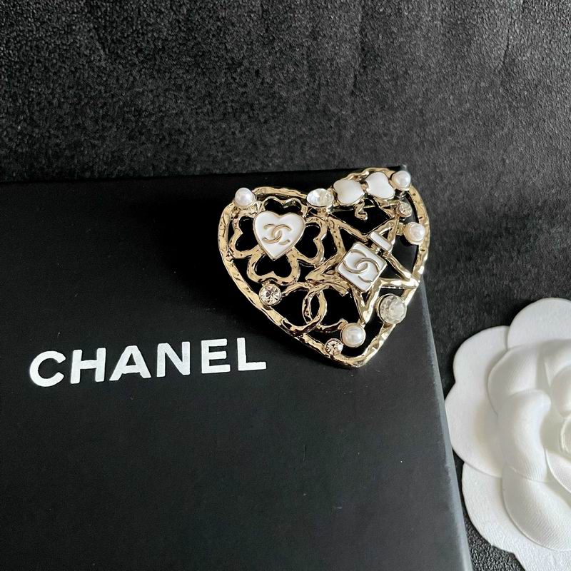 Chanel Brooch 12yxx220