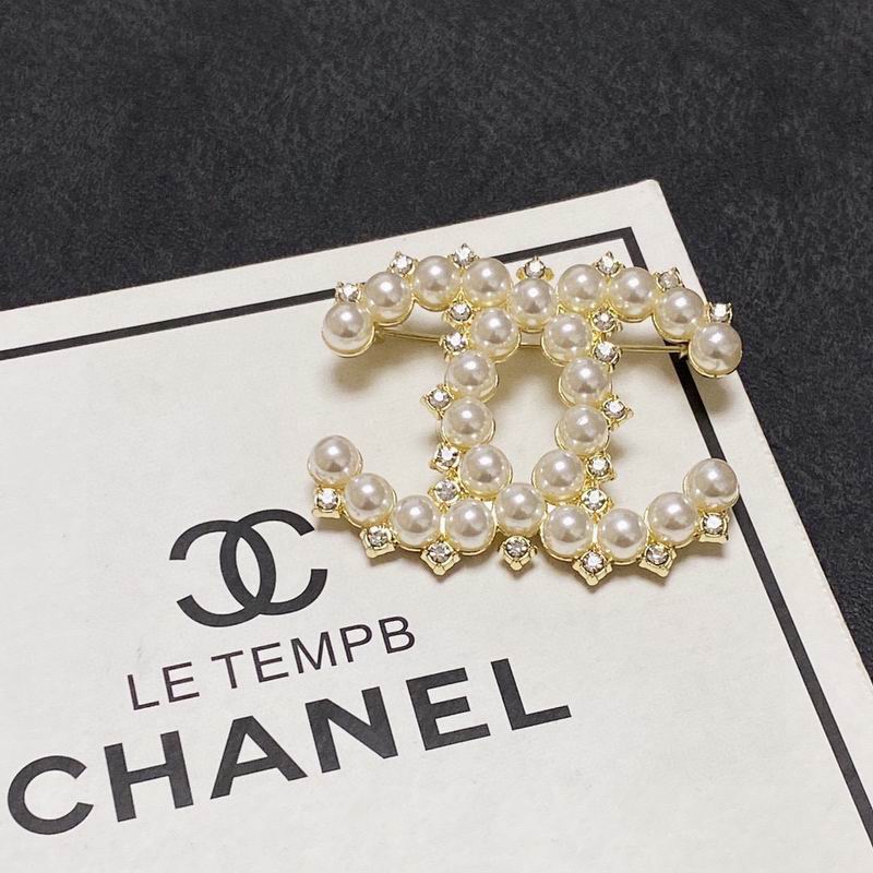 Chanel Brooch 12yxx221