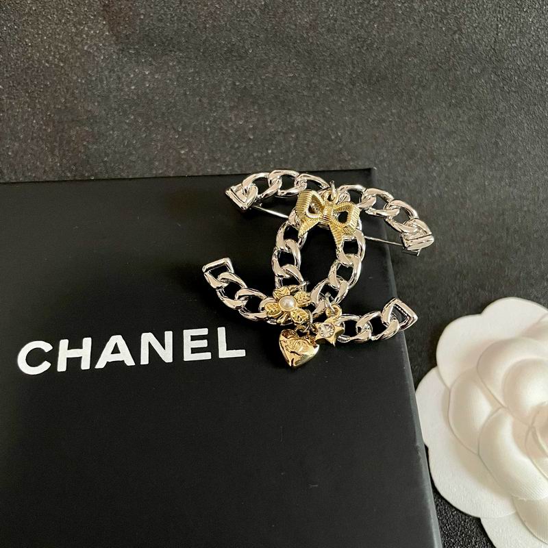 Chanel Brooch 12yxx224
