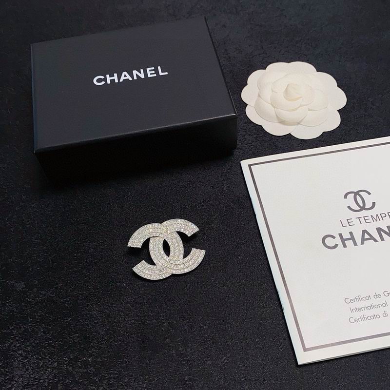 Chanel Brooch 12yxx225