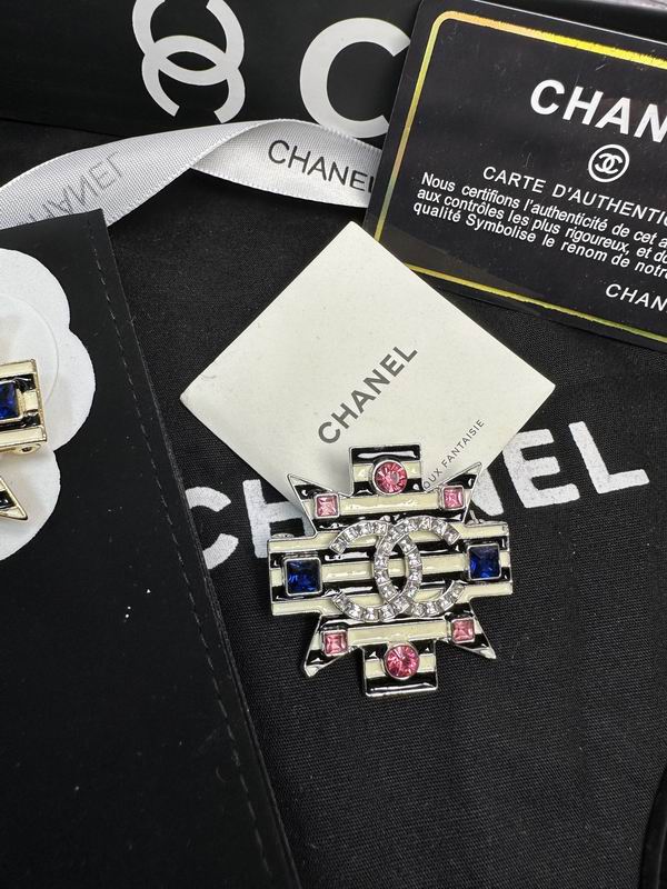 Chanel Brooch 12yxx235
