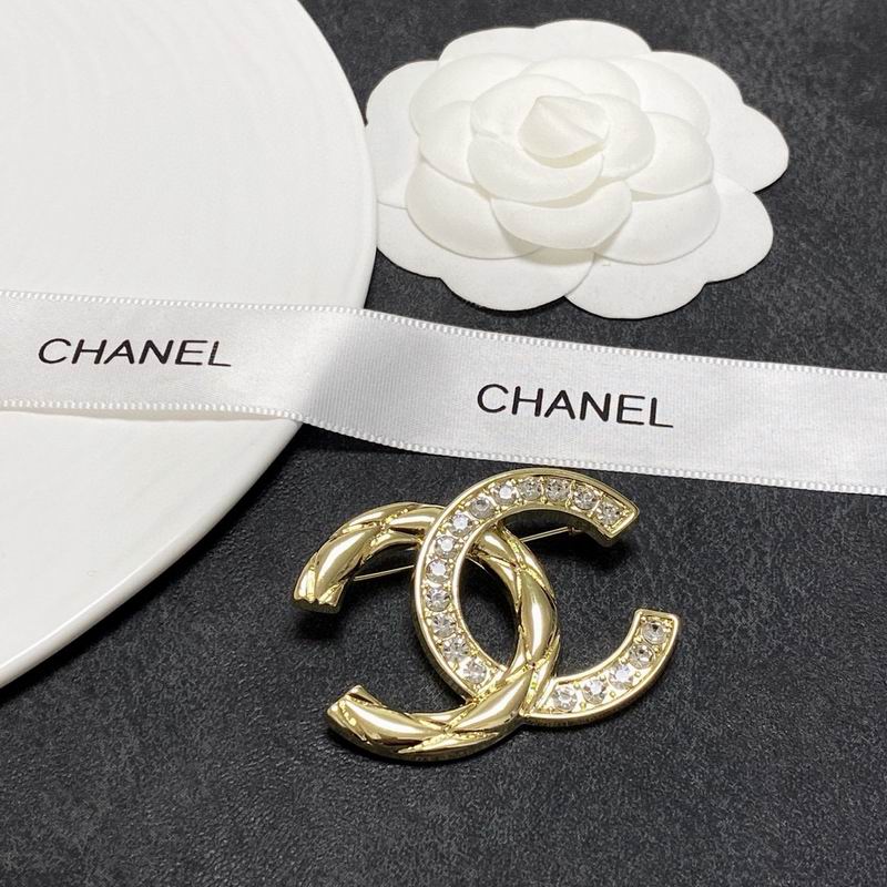 Chanel Brooch 12yxx254