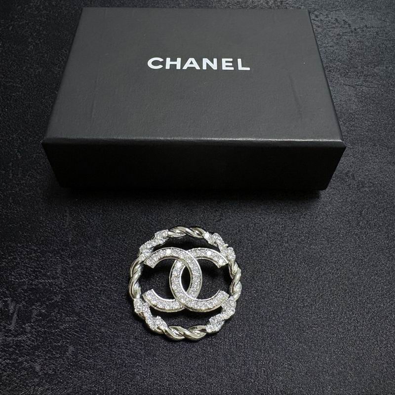 Chanel Brooch 12yxx278