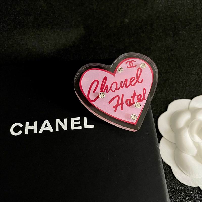 Chanel Brooch 12yxx284