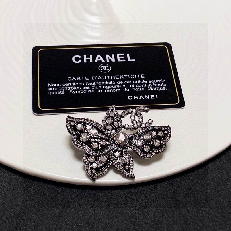 Chanel Brooch 12yxx293