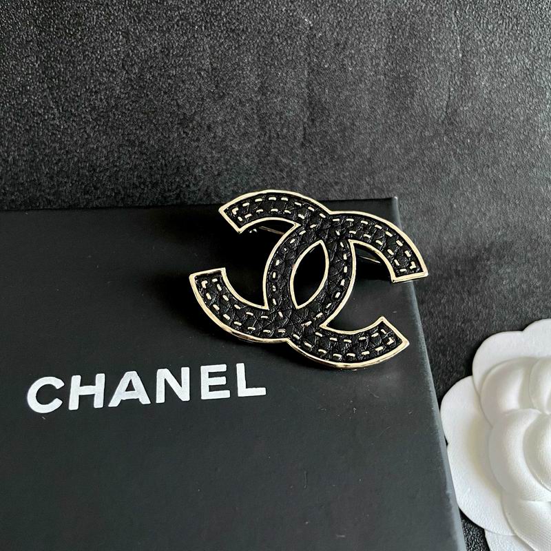 Chanel Brooch 12yxx297