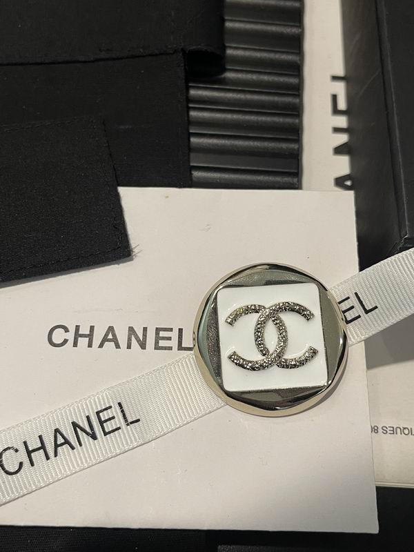Chanel Brooch 12yxx298