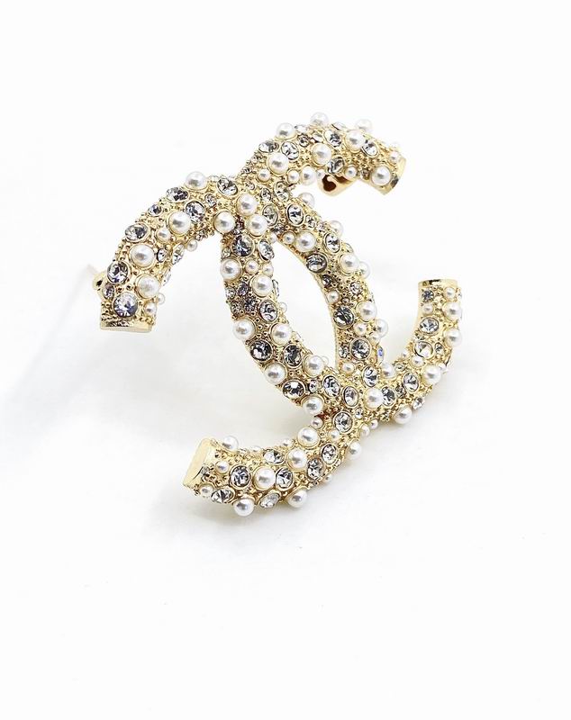 Chanel Brooch 12yxx317