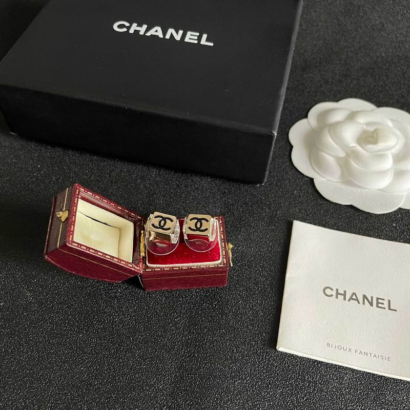 Chanel Earring 03yxs696