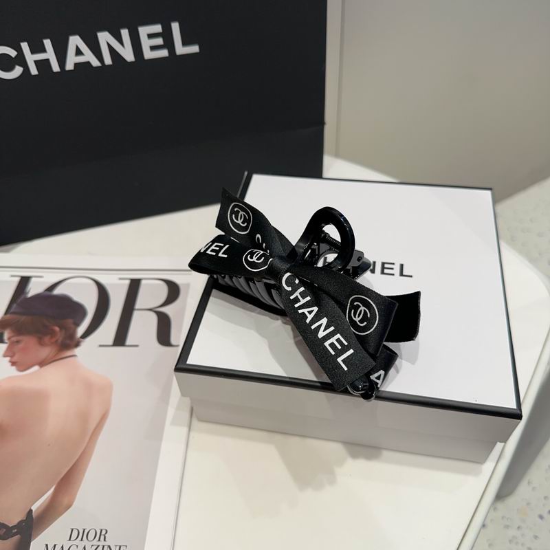 Chanel Hair Grab Clip hh25