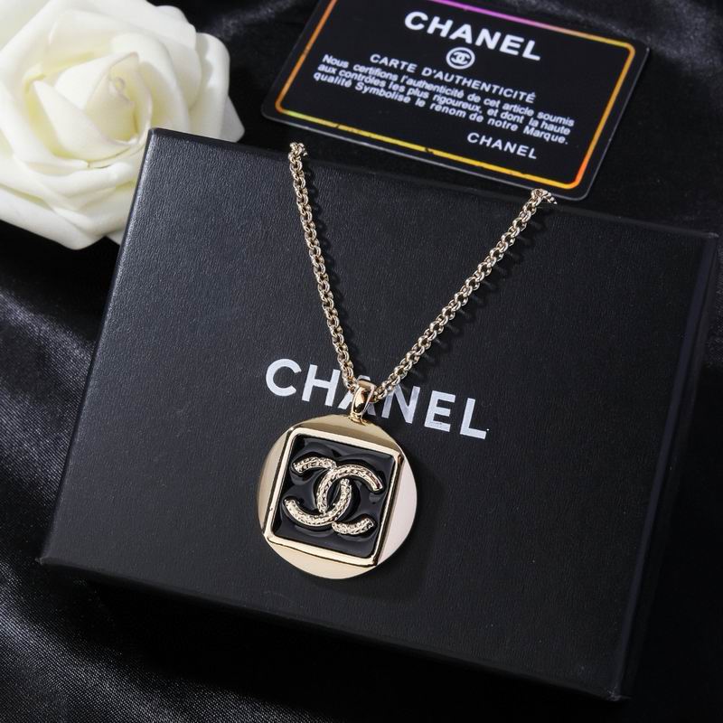 Chanel Necklace 03yxs135