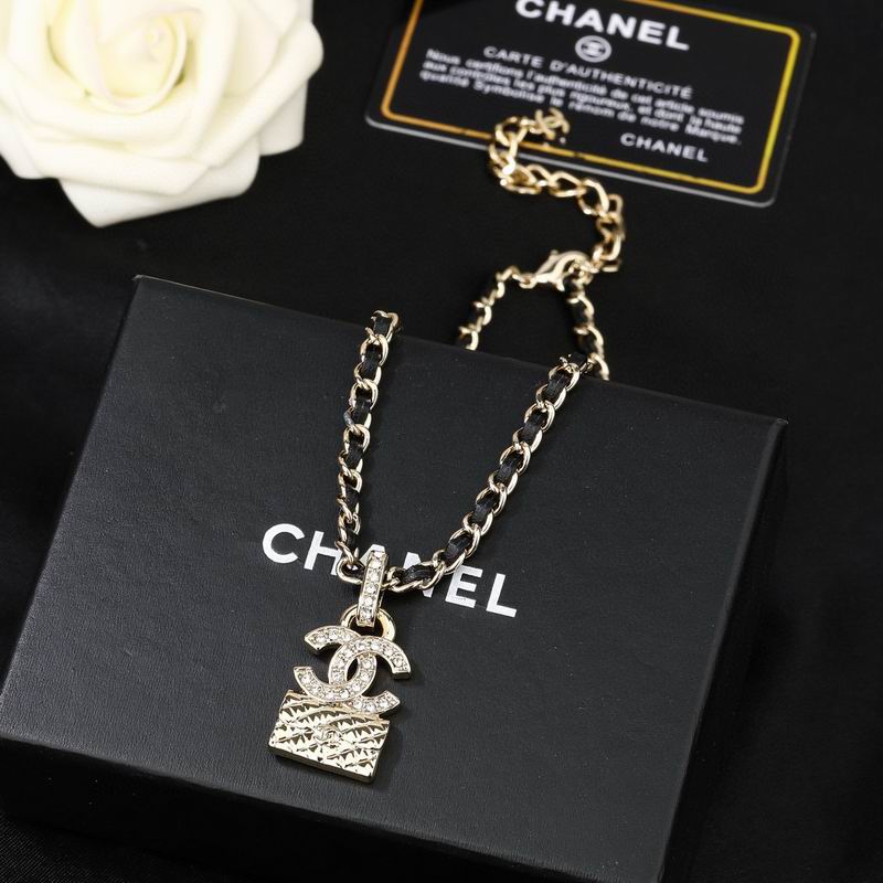Chanel Necklace 03yxs260