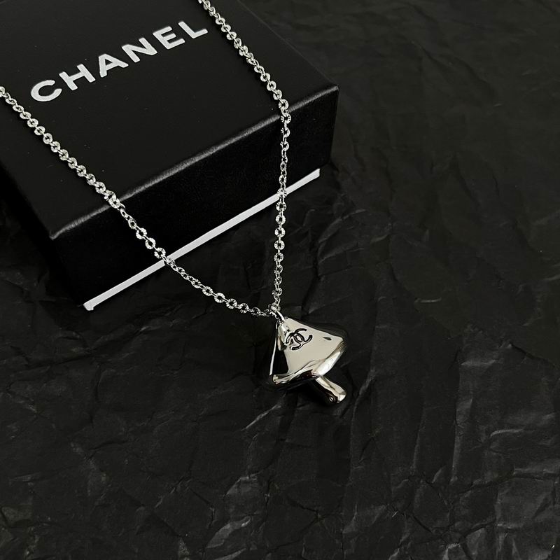 Chanel Necklace 03yxs367