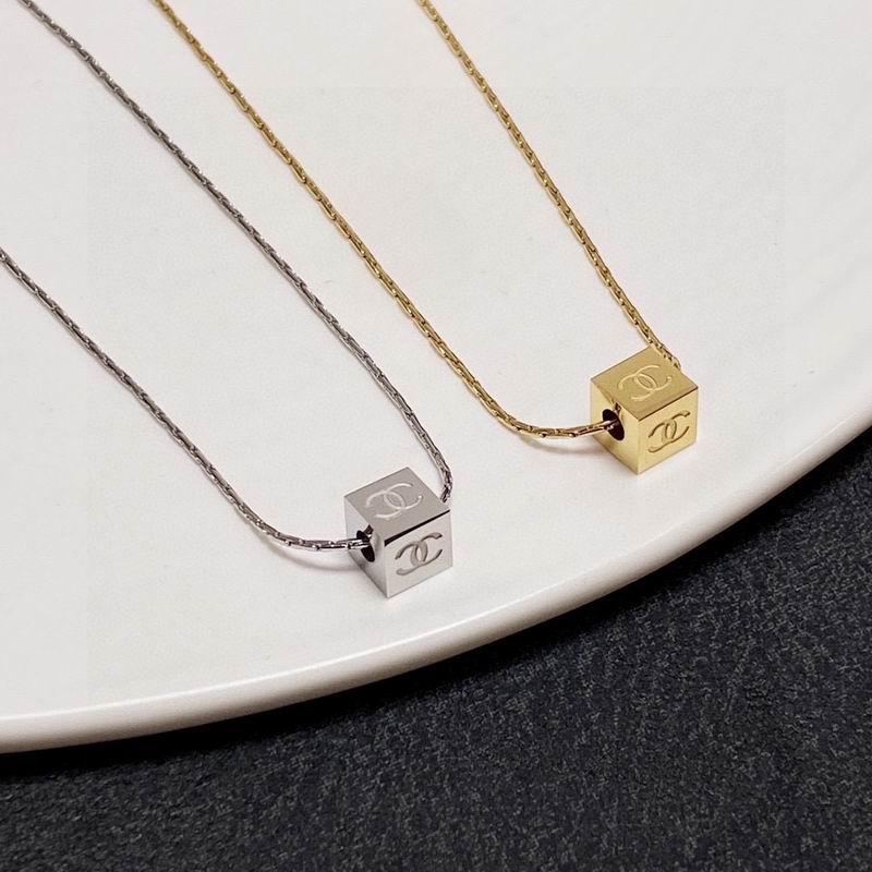 Chanel Necklace 04yxs26