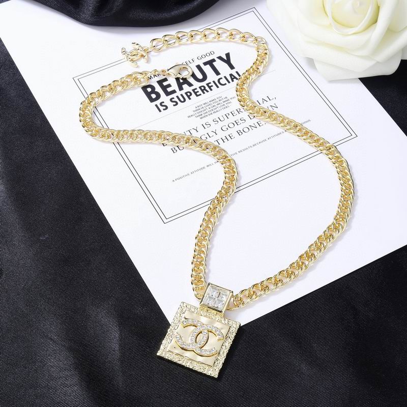 Chanel Necklace 04yxs51