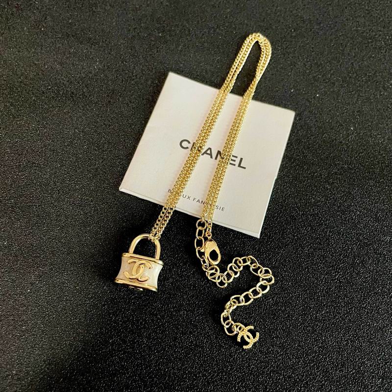 Chanel Necklace 10yxx34