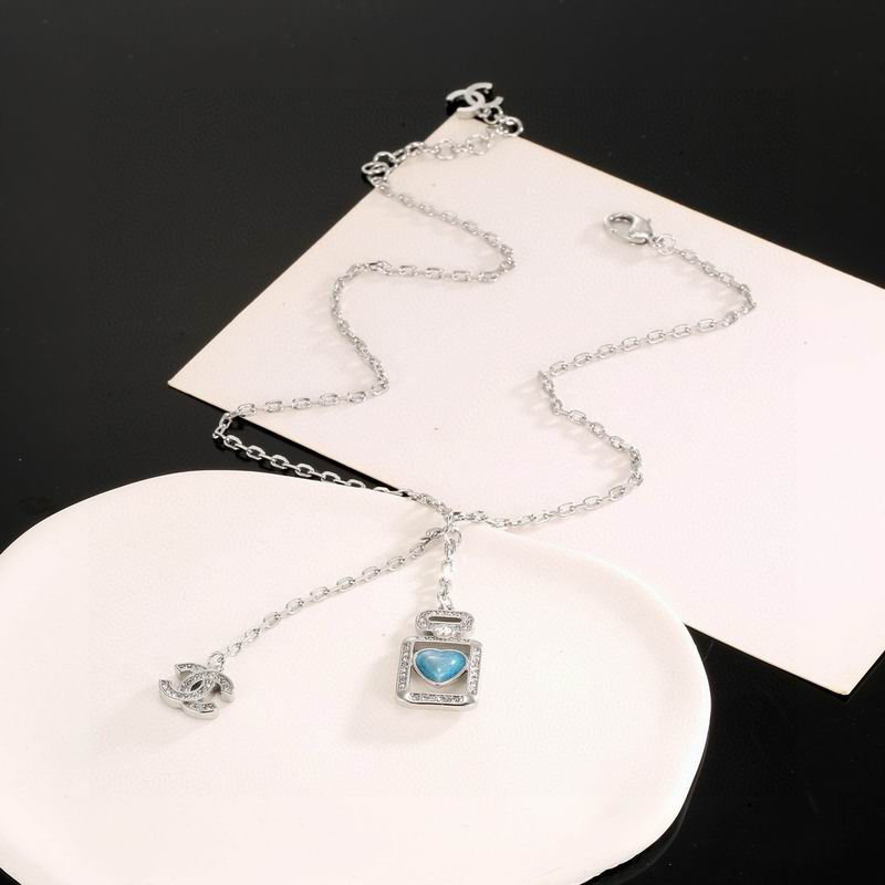 Chanel Necklace 10yxx64