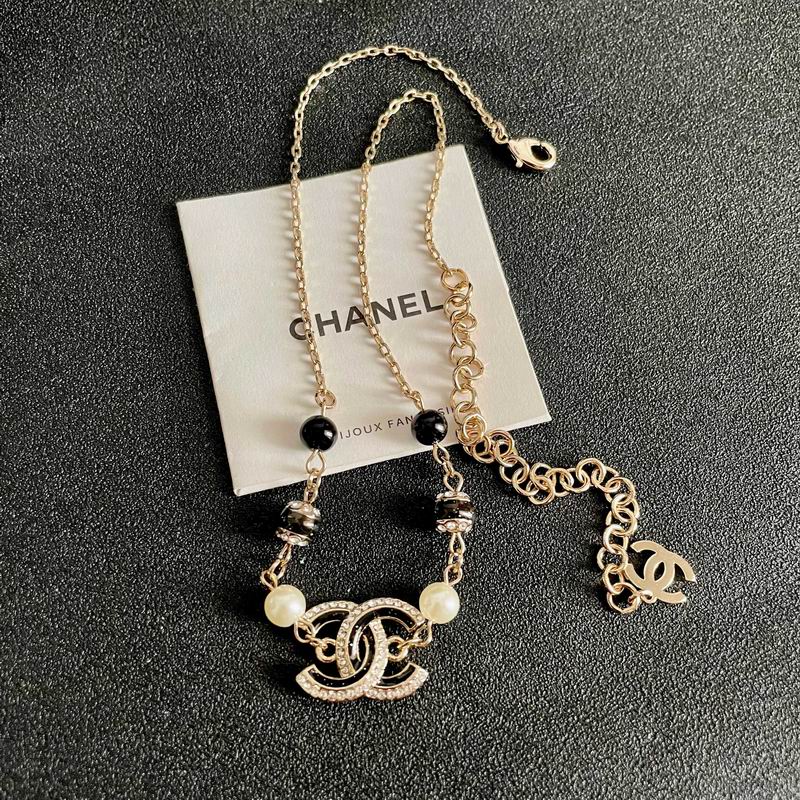 Chanel Necklace 10yxx82