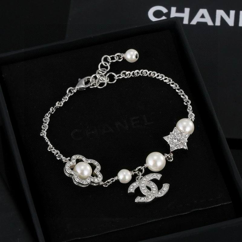 Chanel Necklace 10yxx93