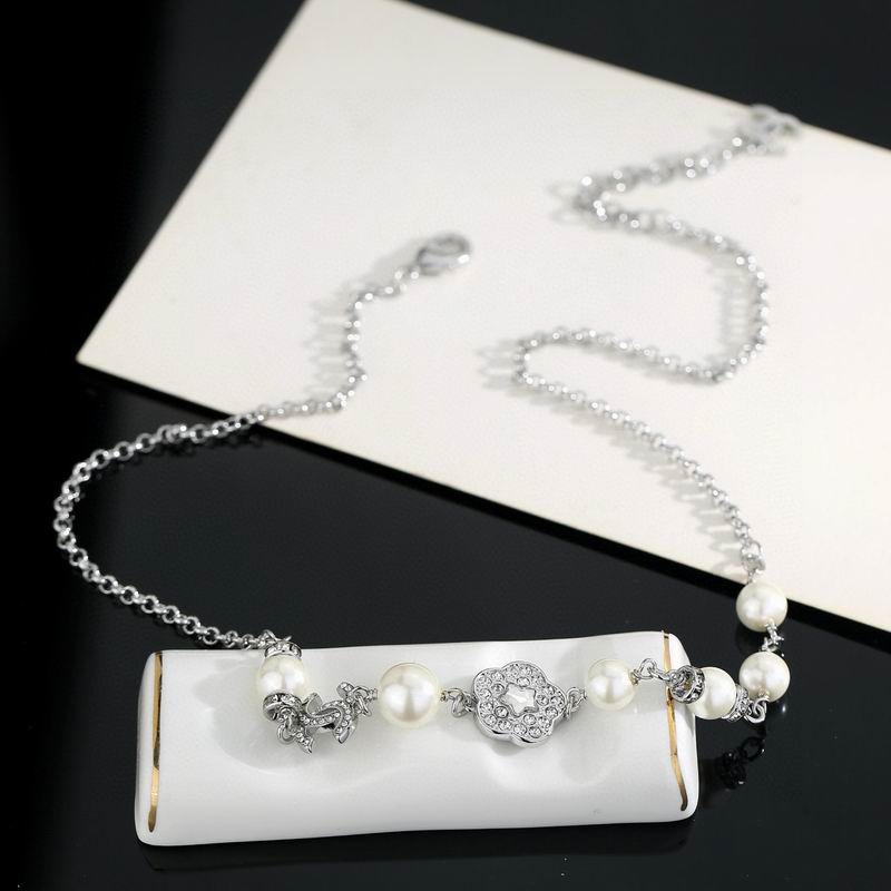 Chanel Necklace 10yxx94