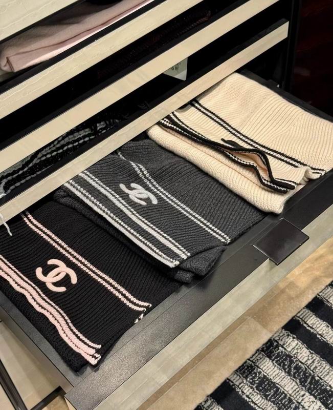 Chanel Scarf 30X180cm 100%羊绒 E110136