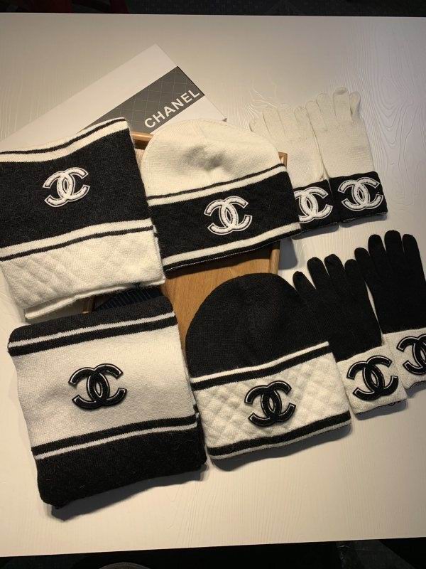 Chanel Scarf Hat Gloves hm27
