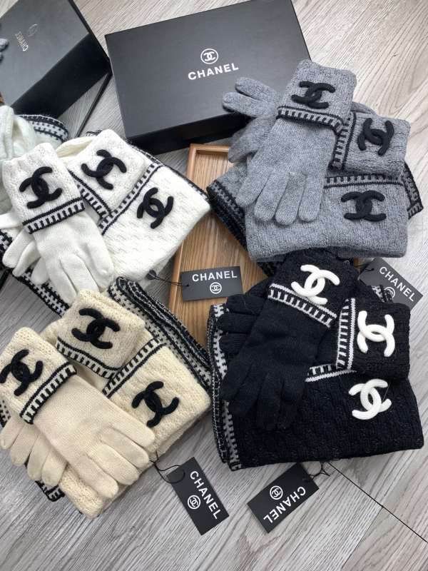 Chanel Scarf Hat Gloves hm13