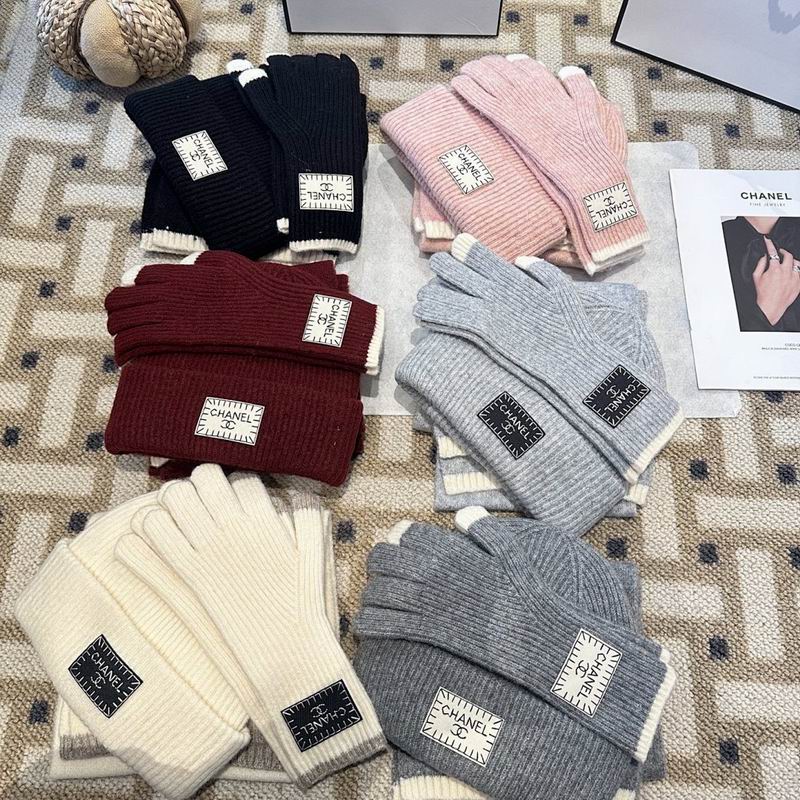 Chanel Scarf Hat Gloves hm35