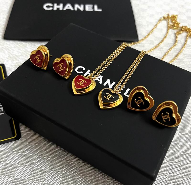 Chanel Suits 03yxs22