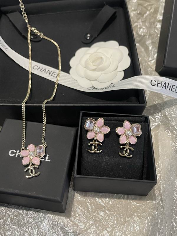 Chanel Suits 03yxs29
