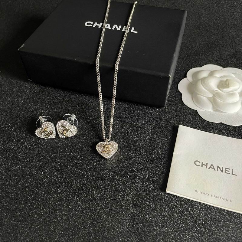 Chanel Suits 03yxs36