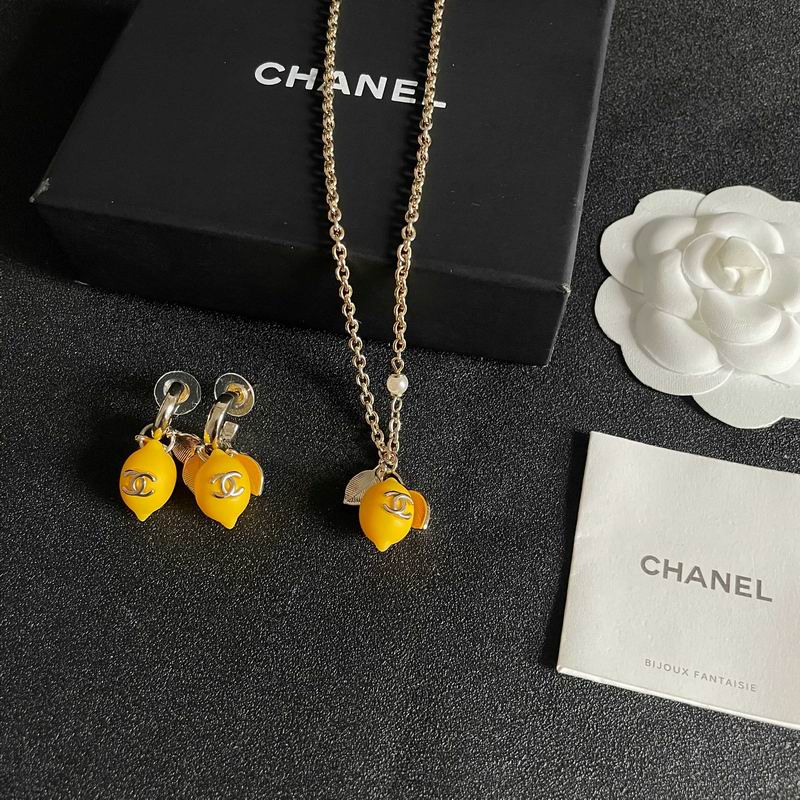 Chanel Suits 04yxs41