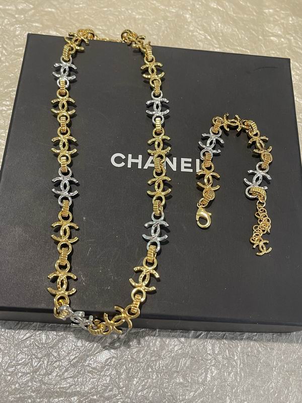 Chanel Suits 04yxs65