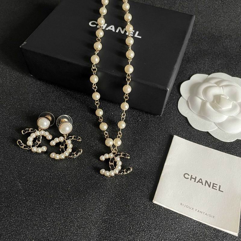 Chanel Suits 05yxs75