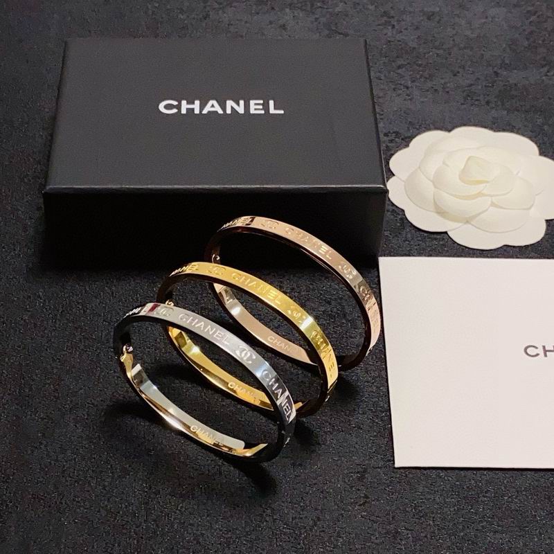 Chanel bracelet 05yxh12