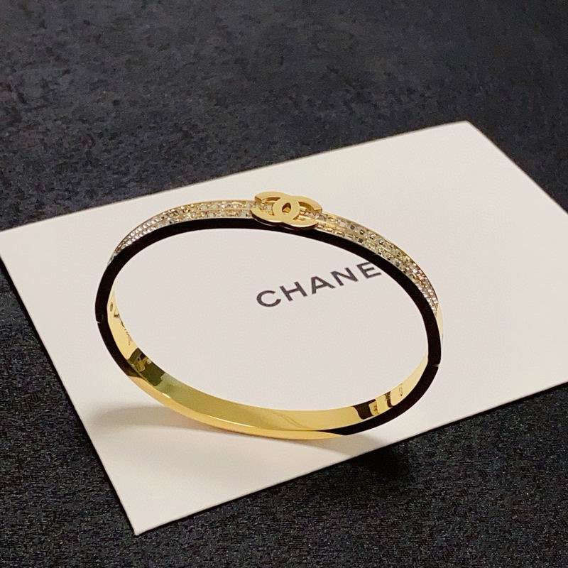 Chanel bracelet 07yxh06