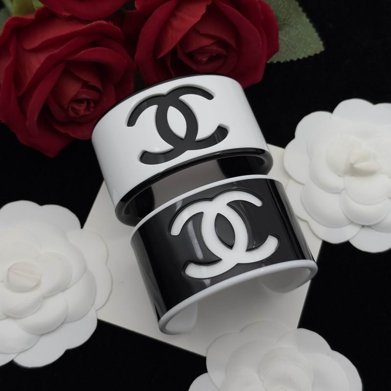 Chanel bracelet 1lyx24