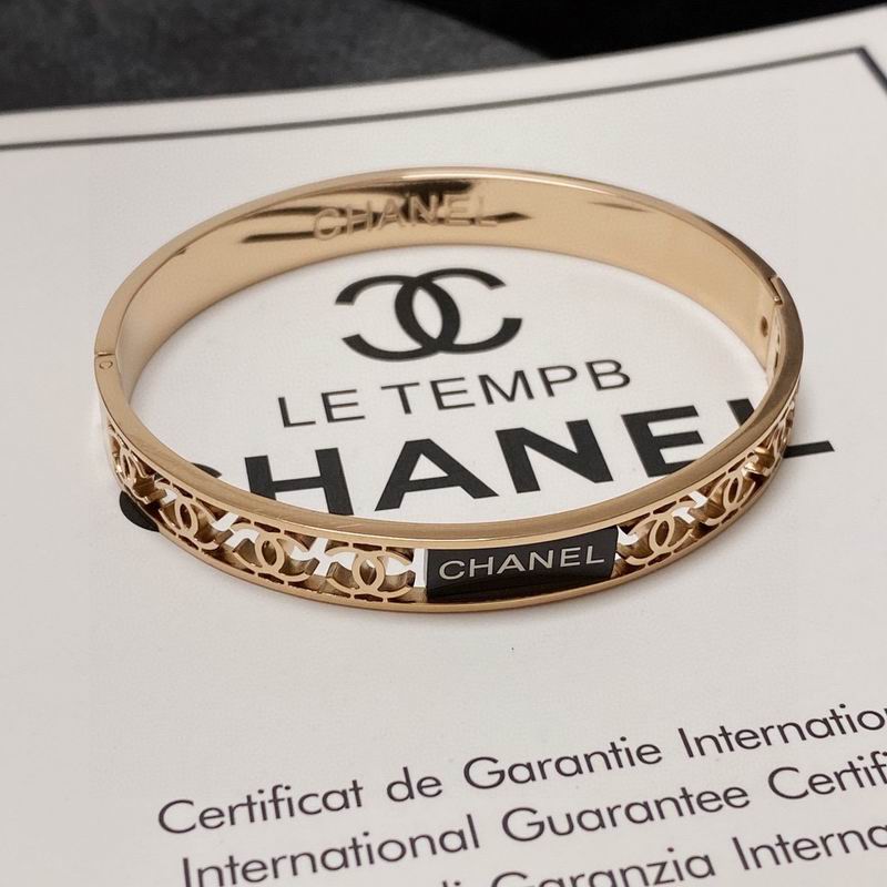Chanel bracelet 3lyx60