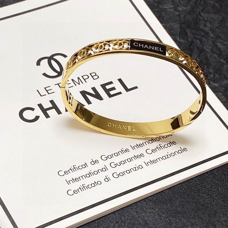 Chanel bracelet 3lyx61