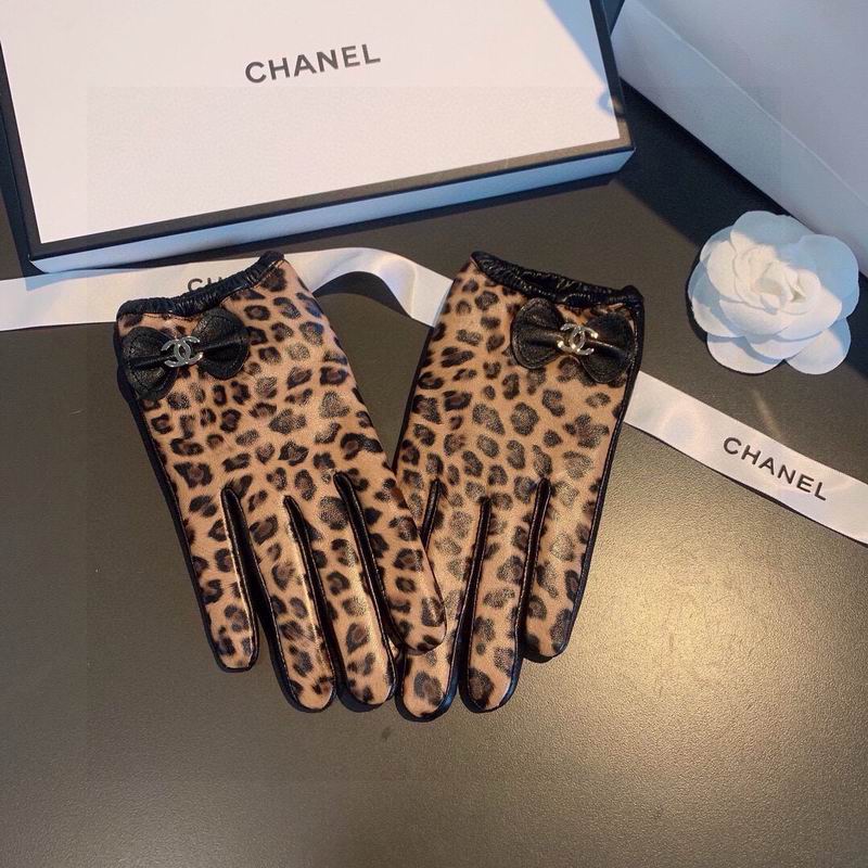 Chanel Gloves M L 092032