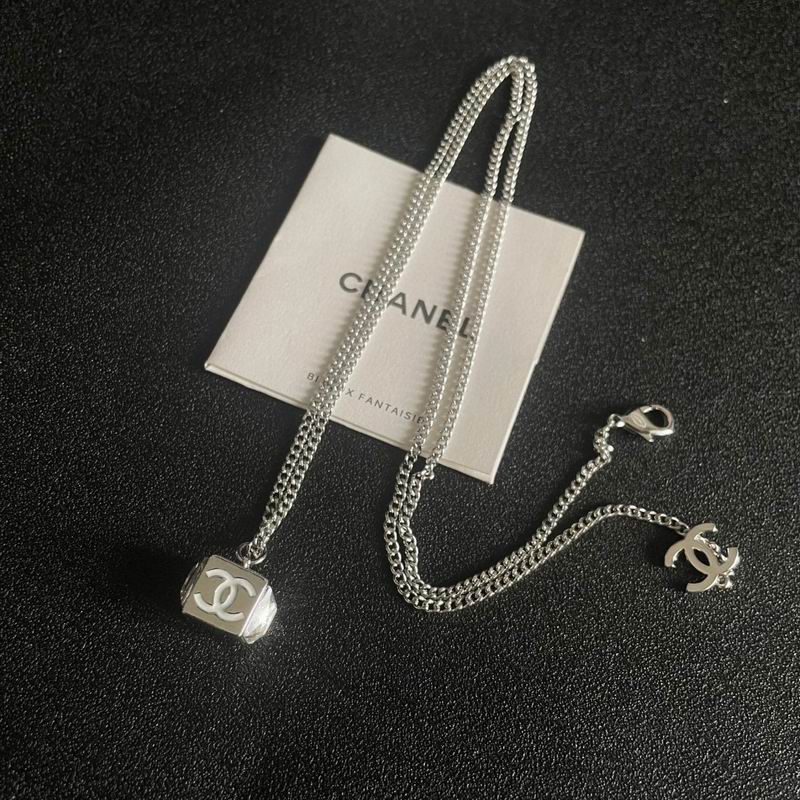 Chanel necklace 05yxh100