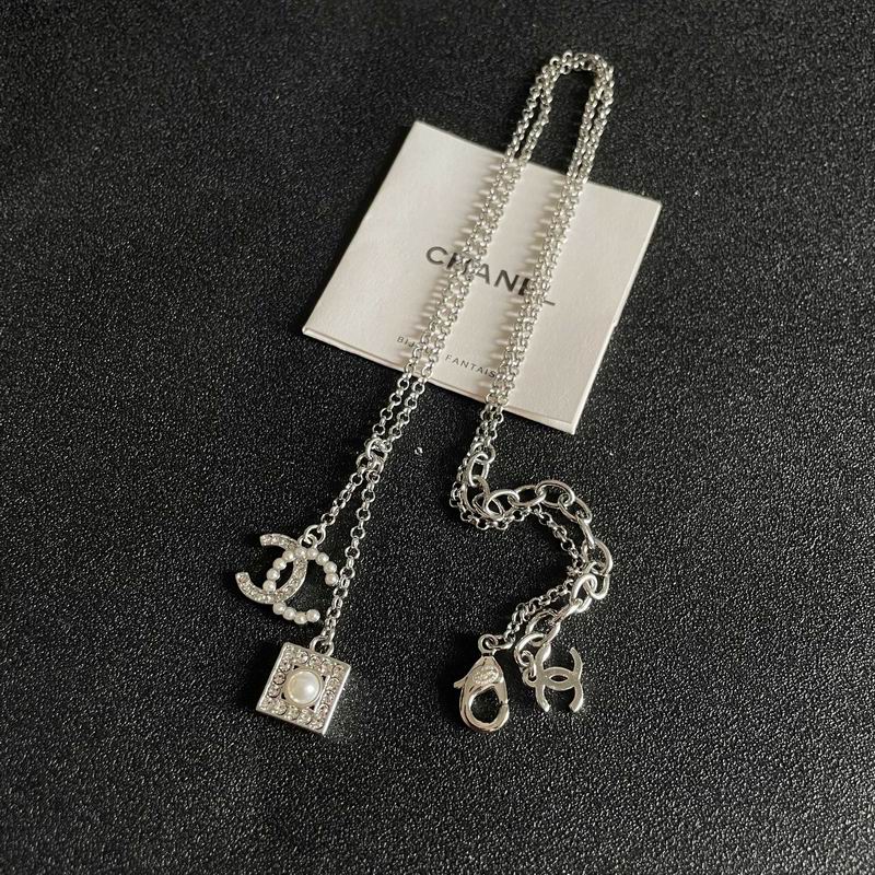 Chanel necklace 05yxh18
