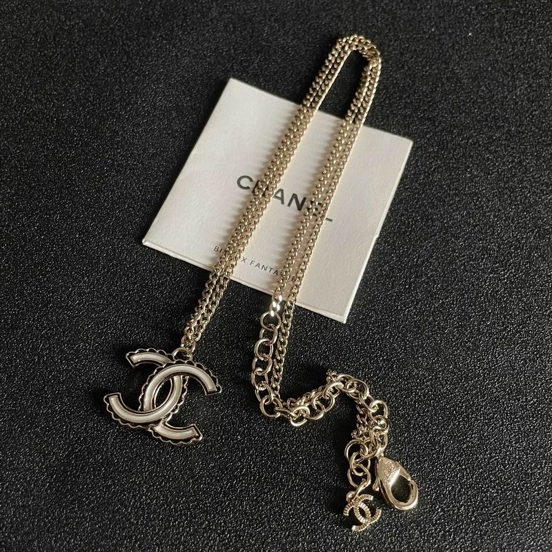 Chanel necklace 05yxh20