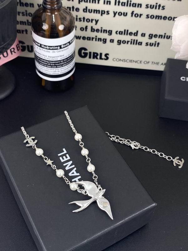 Chanel necklace 05yxh26