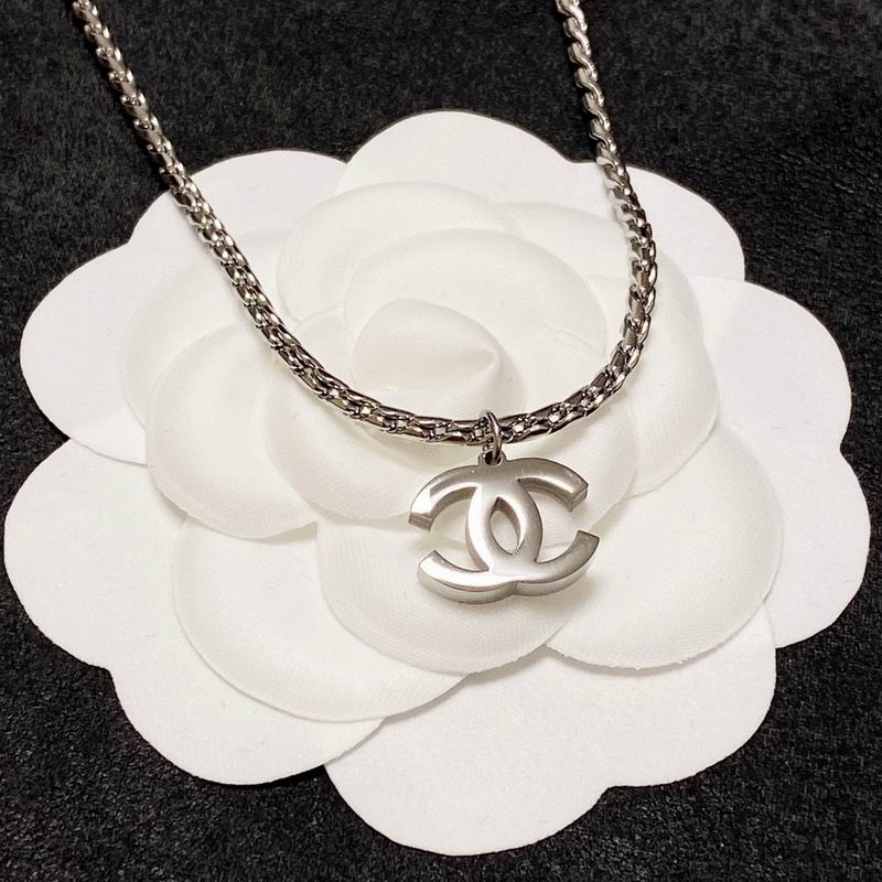 Chanel necklace 07yxh42
