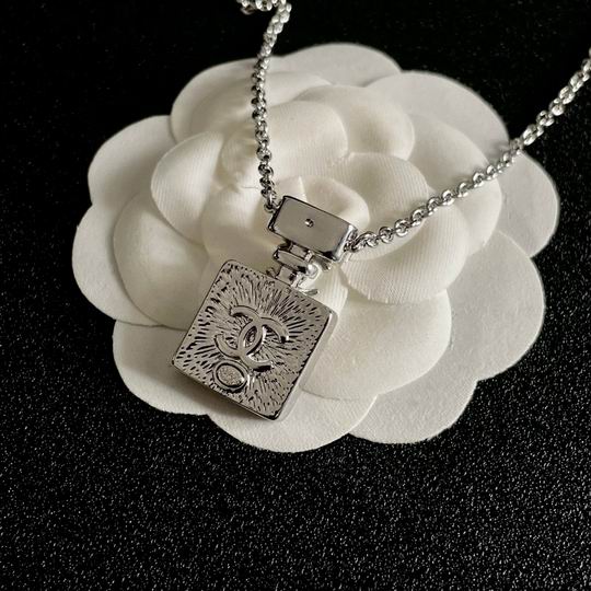 Chanel necklace 12lyh39