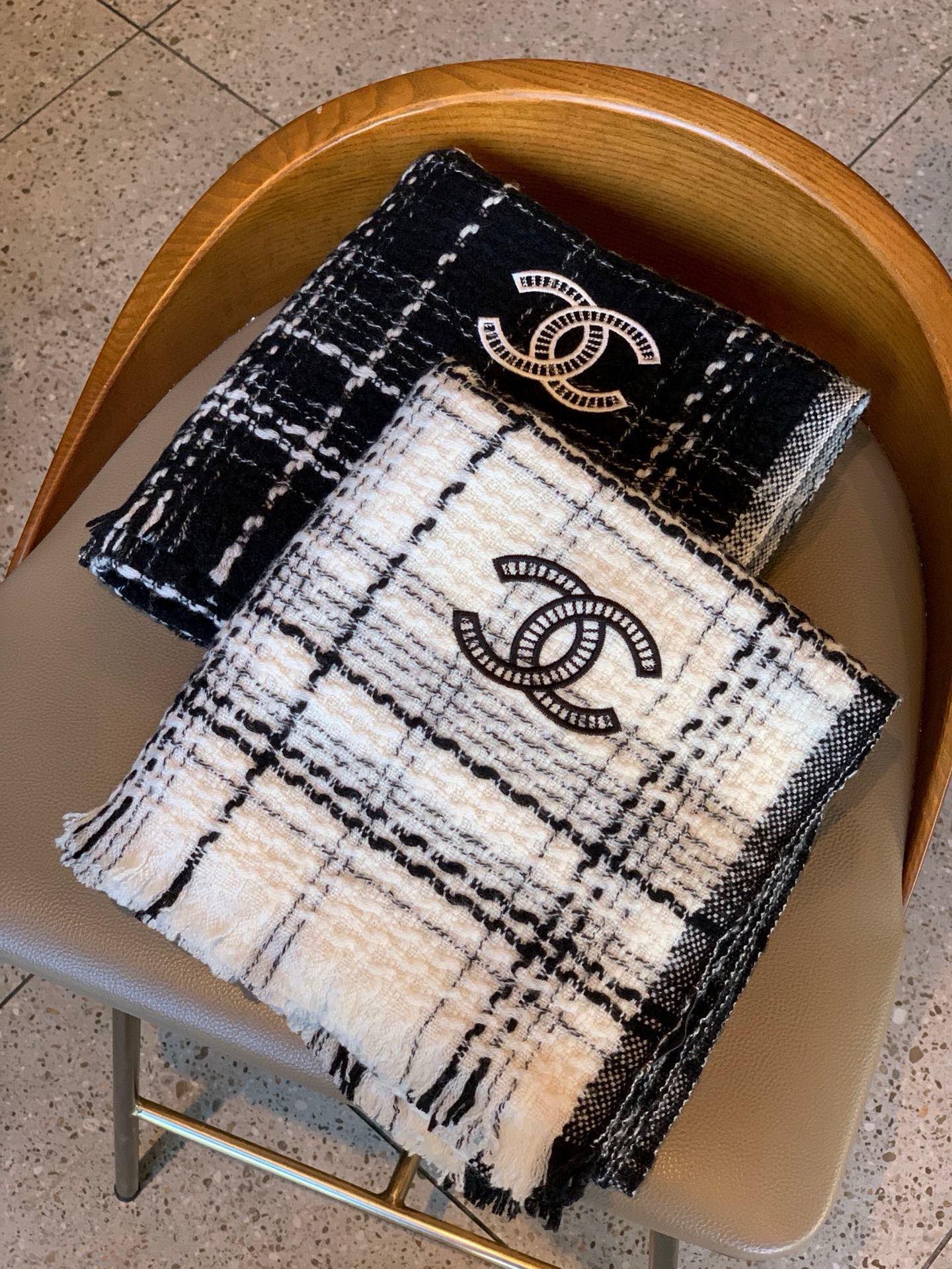 Chanel scarf 200X45cm 100%羊绒 E08