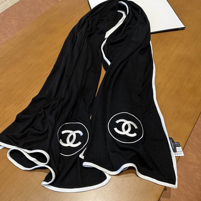 Chanel scarf 70%羊绒 30%真丝 E18