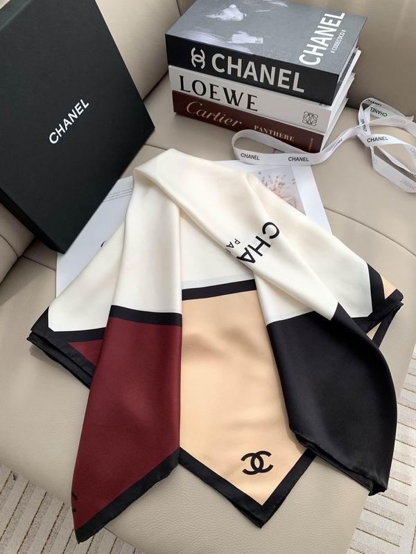 Chanel silk scarf 88.5X88.5cm E041847